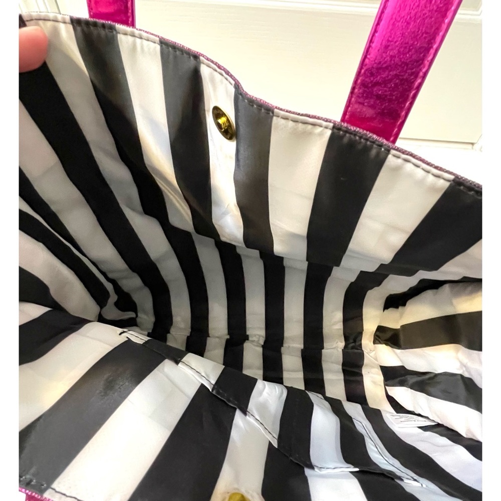🎉HP! ❤️ NWOT! Juicy Couture Hot Pink Metallic Tote - Picture 10 of 14